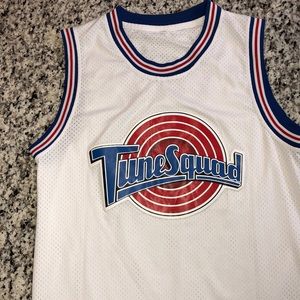 Tune squad Lola jersey